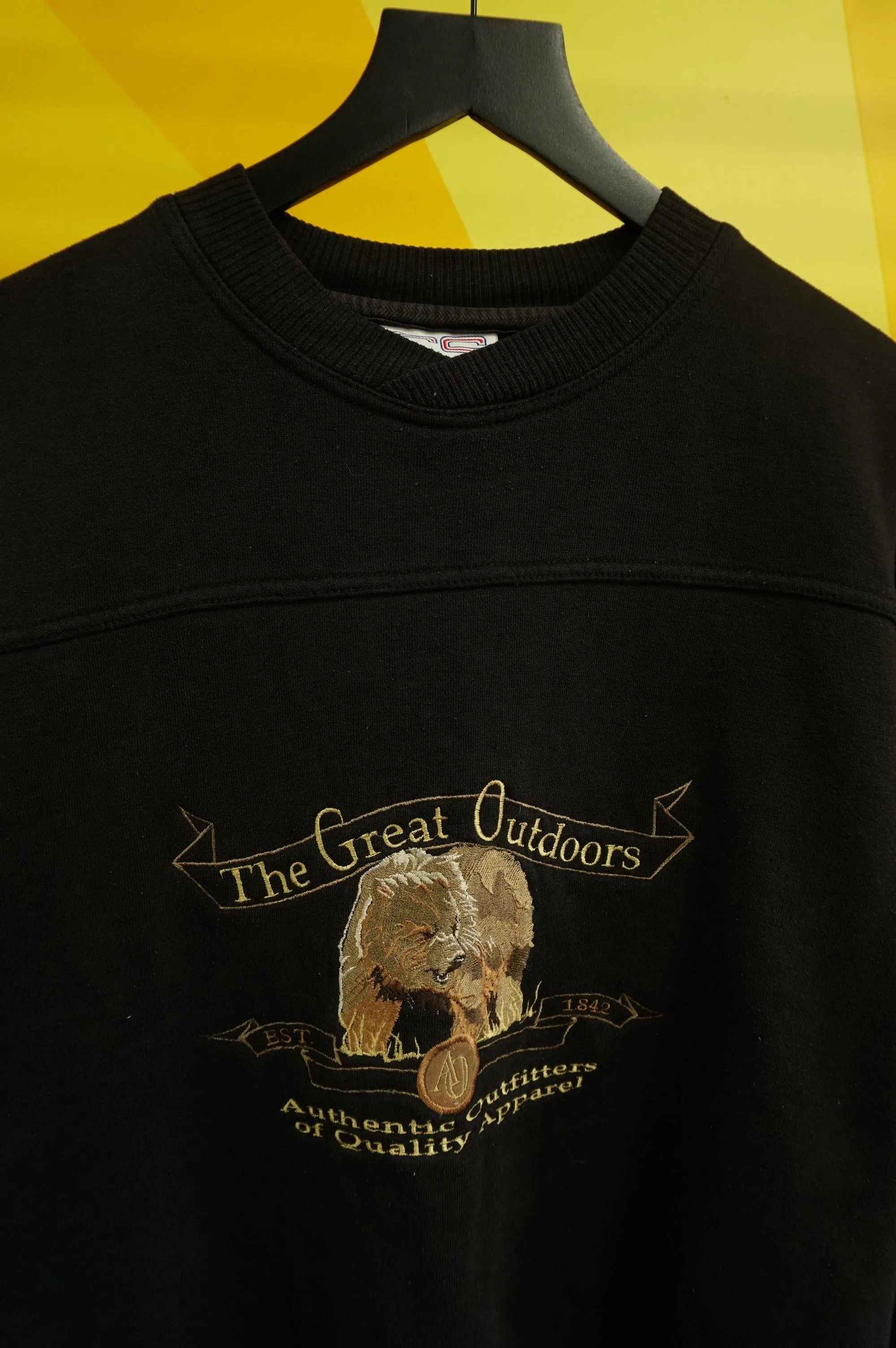 (L) The Great Outdoors Embroidered Bear Crewneck