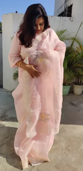 SURKH  SAREE