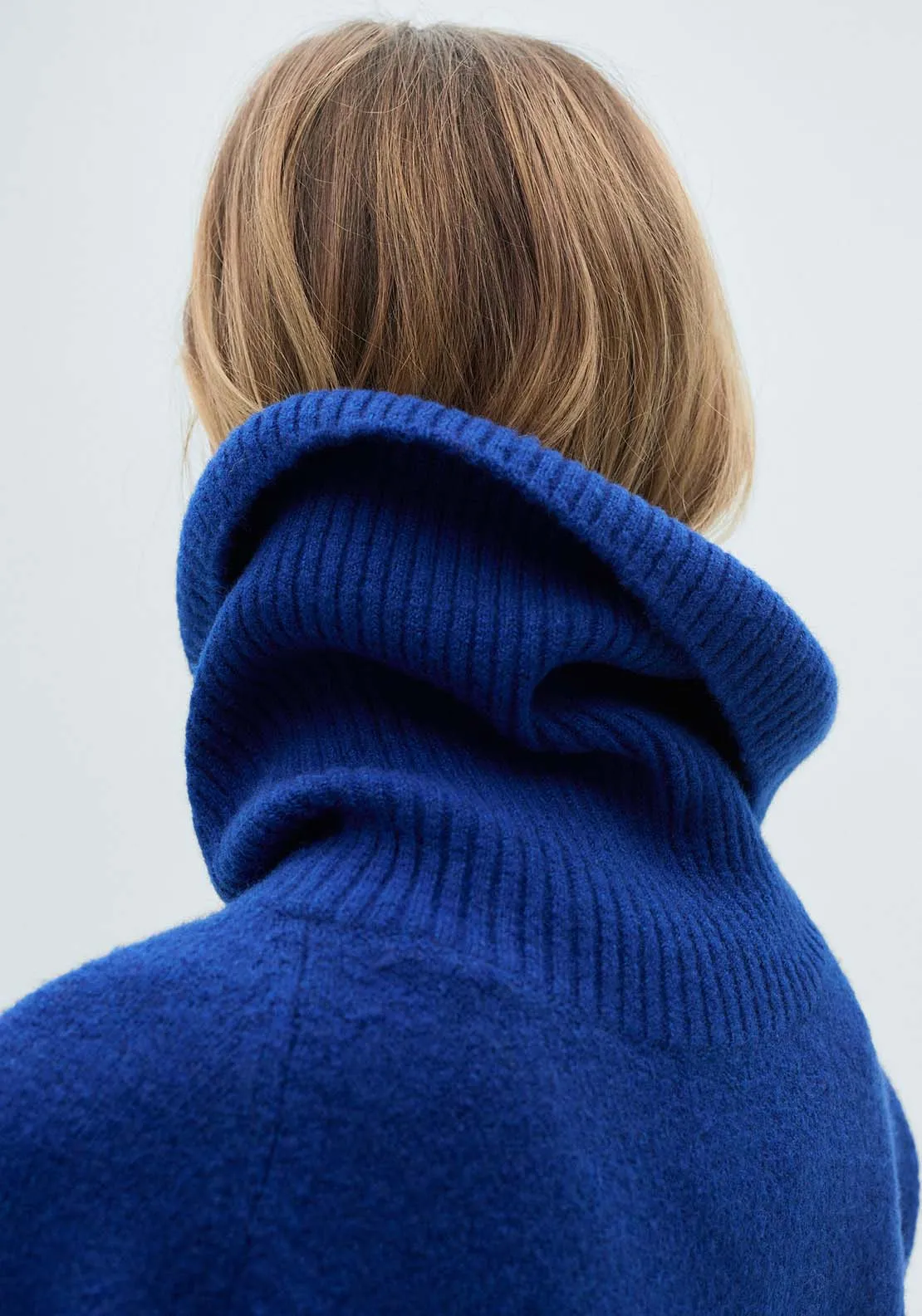 Turtleneck knitted sweater - Bright Blue